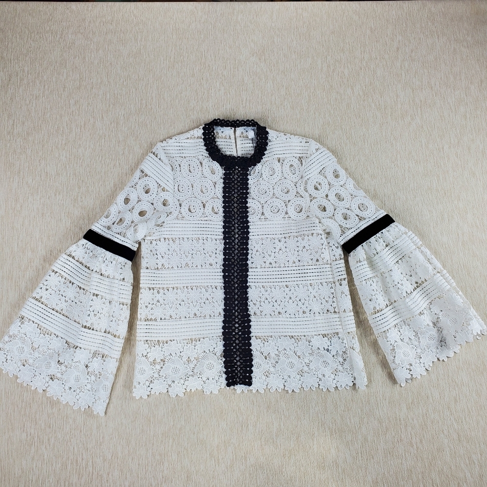 Chicwish women's white crochet lacey blouse size small black lace accent